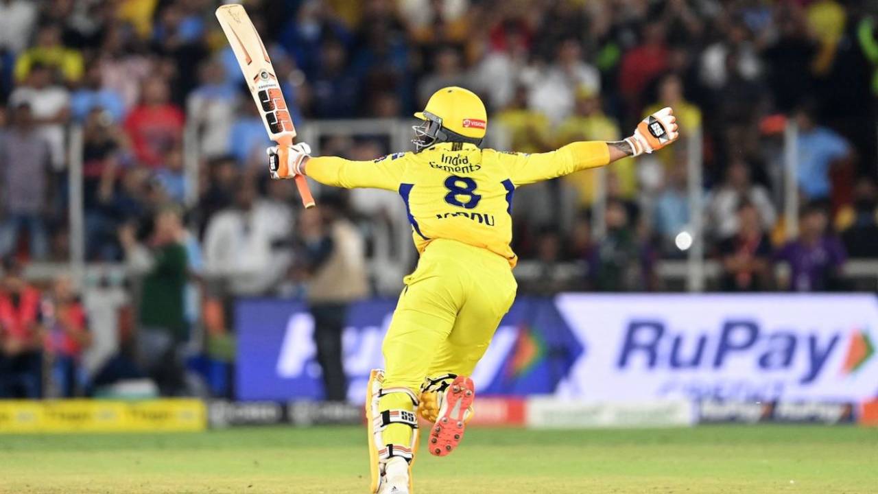 Ravindra Jadeja finished the job for CSK with a six and a four on the last two balls, Chennai Super Kings vs Gujarat Titans, IPL 2023 final, Ahmedabad, May 29, 2023