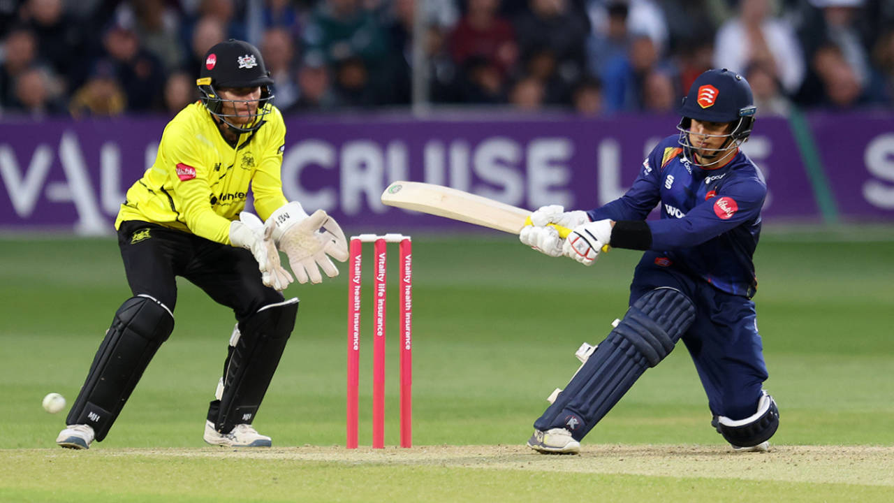 Robin Das gets down to reverse-sweep, Essex vs Gloucestershire, Vitality Blast, Chelmsford, May 30, 2023