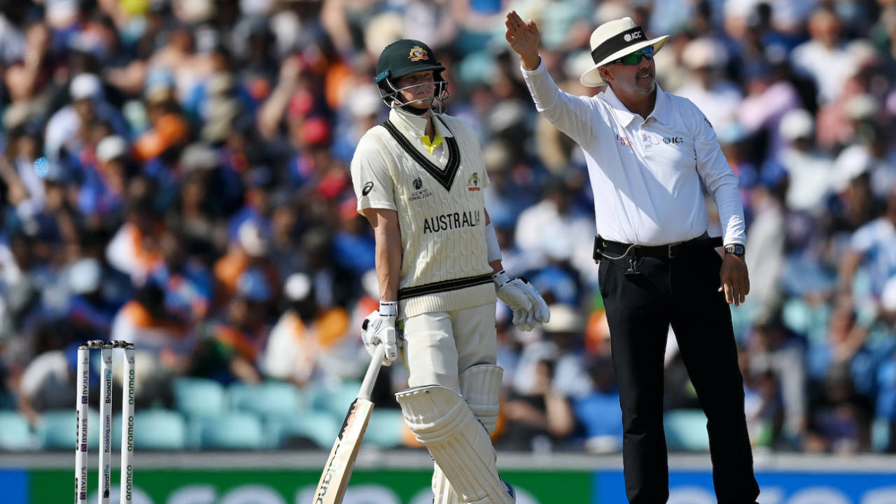 Richard Illingworth had a tricky journey back from the lunch&nbsp;&nbsp;&bull;&nbsp;&nbsp;ICC/Getty Images
