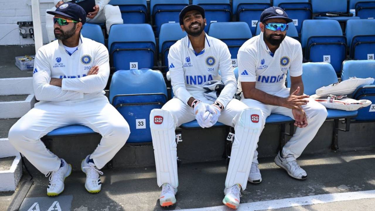 Rohit Sharma looks on as KS Bharat and Mohammed Shami have a laugh, Australia vs India, WTC final, 4th Day, The Oval, London, June 10, 2023