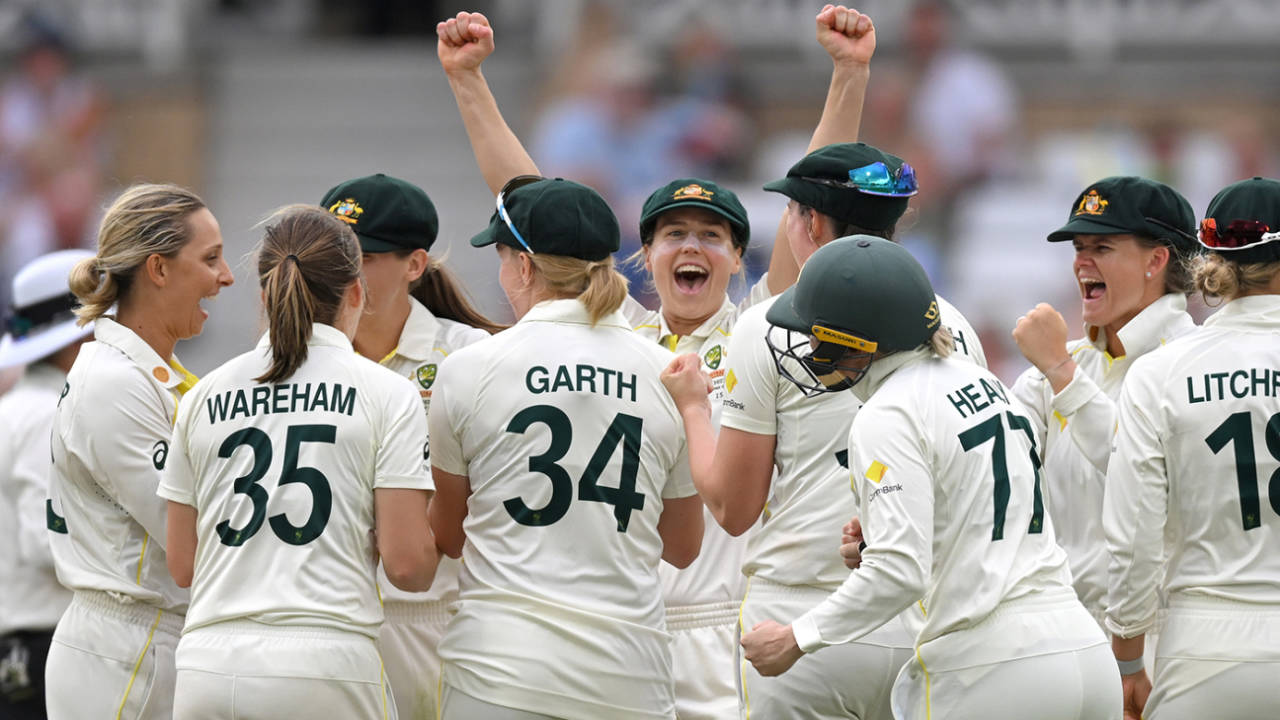 Australia celebrate as Heather Knight's review returns umpire's call&nbsp;&nbsp;&bull;&nbsp;&nbsp;Getty Images