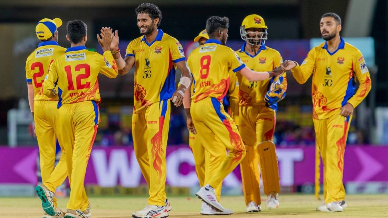 P Saravana Kumar celebrates a wicket with his team-mates, Dindigul Dragons vs IDream Tiruppur Tamizhans, TNPL 2023, Salem, June 28, 2023