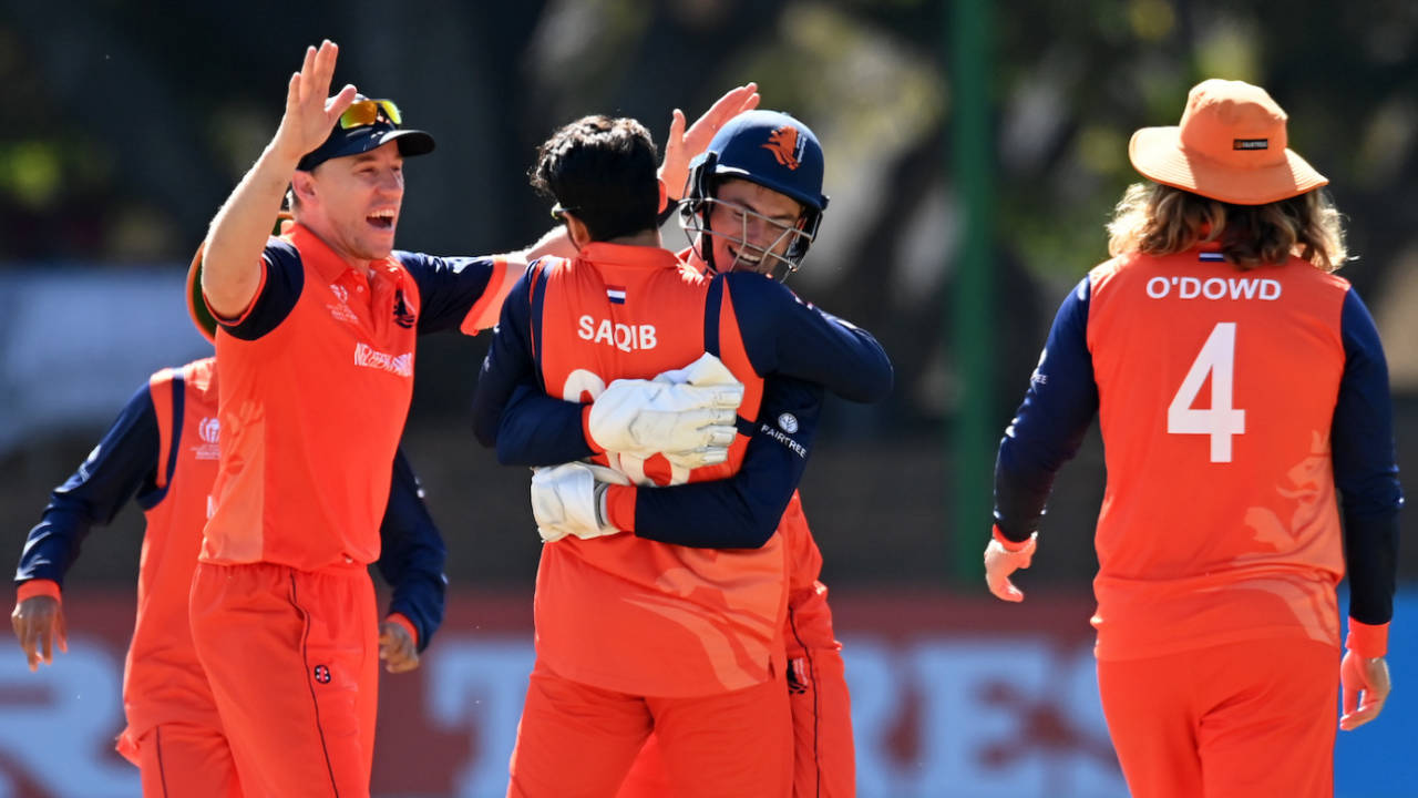 Scott Edwards and Saqib Zulfiqar celebrate after combining to send back Dimuth Karunaratne, Netherlands vs Sri Lanka, Super Six, ODI World Cup qualifier, Bulawayo, June 30, 2023