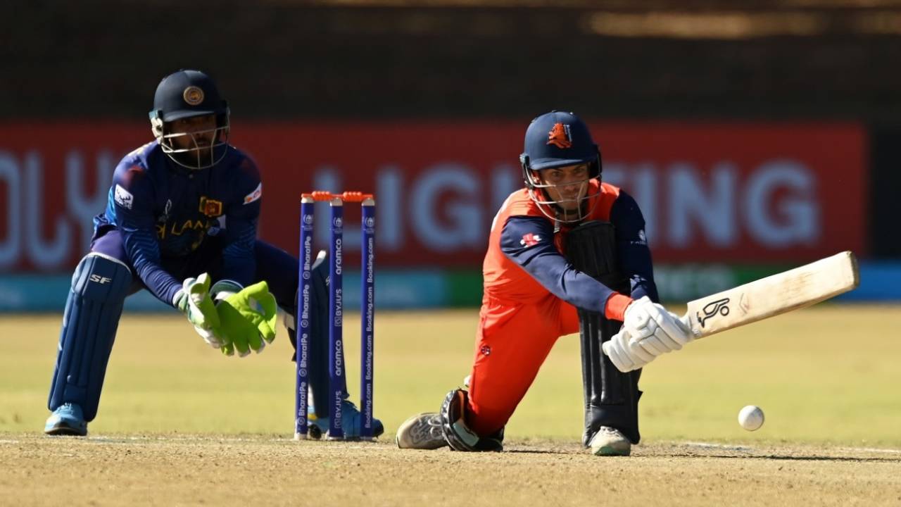 Scott Edwards plays a reverse sweep, Netherlands vs Sri Lanka, Super Six, ODI World Cup Qualifier, Bulawayo, June 30, 2023