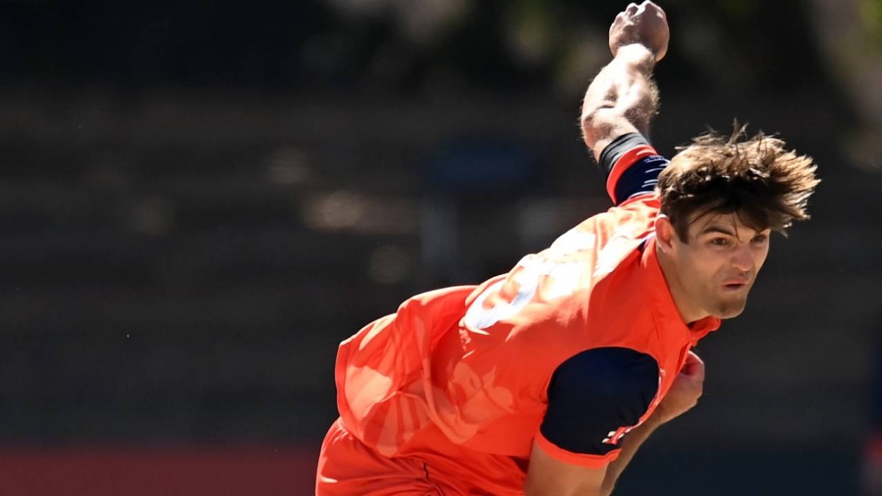 Ryan Klein bowls, Netherlands vs Scotland, ODI World Cup Qualifier, Super Six, Bulawayo, July 6, 2023