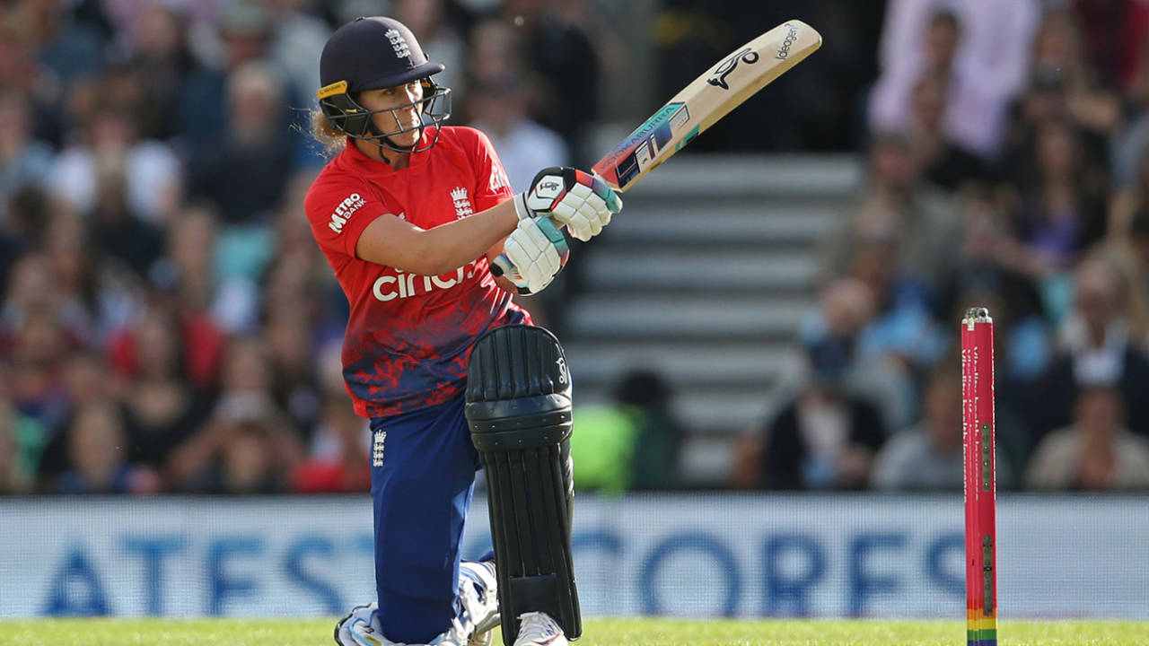 Nat Sciver-Brunt on the sweep, Women's Ashes 2nd Vitality T20I, England vs Australia, The Kia Oval, 05, 2023