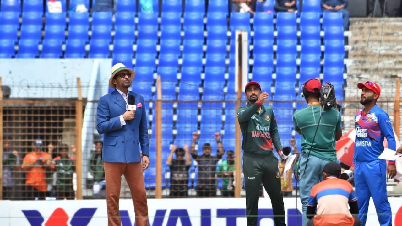 Litton Das and Hashmatullah Shahidi along with Athar Ali Khan at the toss, Bangladesh vs Afghanistan, 2nd ODI, Chattogram, July 8, 2023