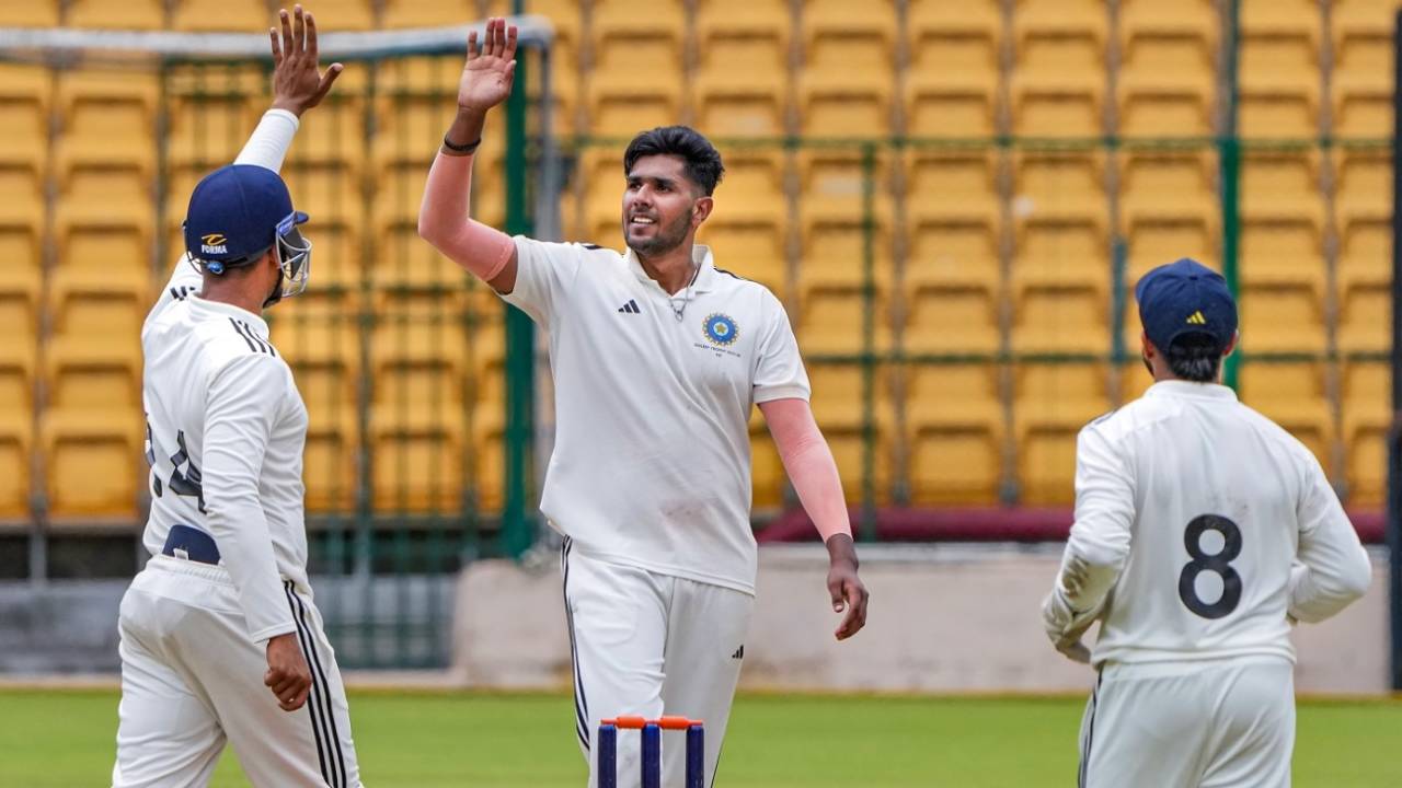 Harshit Rana celebrates with his team-mates after dismissing Hanuma Vihari, South Zone vs North Zone, semi-final, 4th day, Duleep Trophy, Bengaluru, July 8, 2023