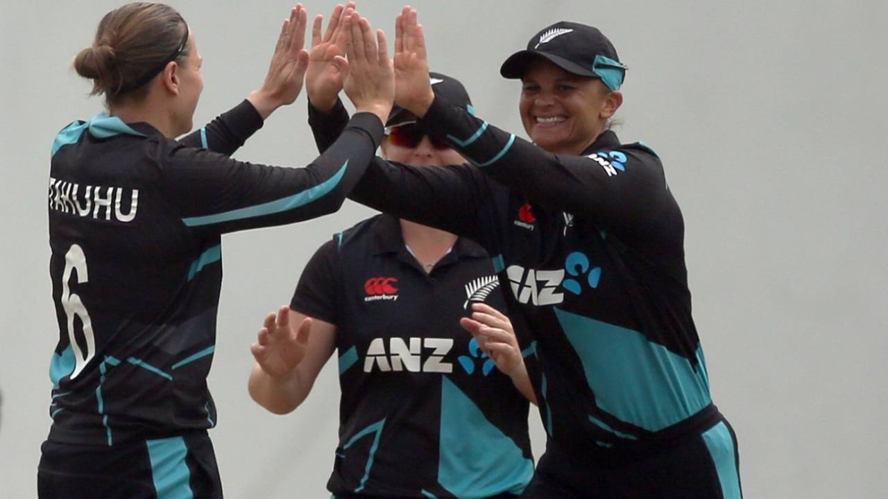 Lea Tahuhu picked up her second four-for in T20Is&nbsp;&nbsp;&bull;&nbsp;&nbsp;Getty Images