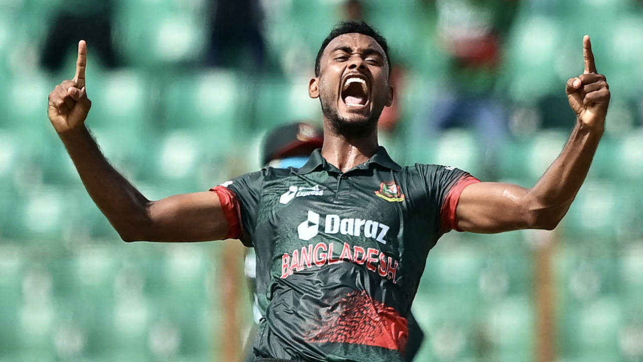 Shoriful Islam is pumped after getting his third wicket, that of Mohammad Nabi, Bangladesh vs Afghanistan, 3rd men's ODI, Chattogram, July 11, 2023