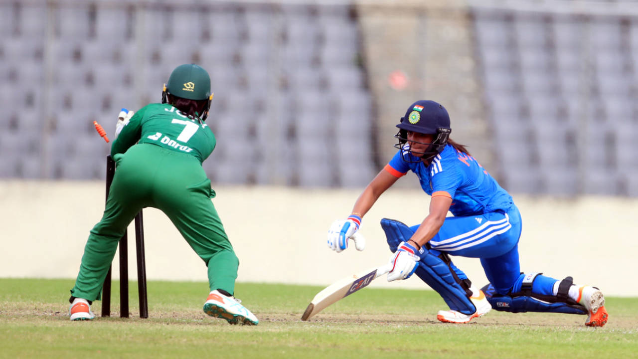 Nigar Sultana catches Harmanpreet Kaur short of her ground, Bangladesh vs India, 3rd T20I, Mirpur, July 13, 2023