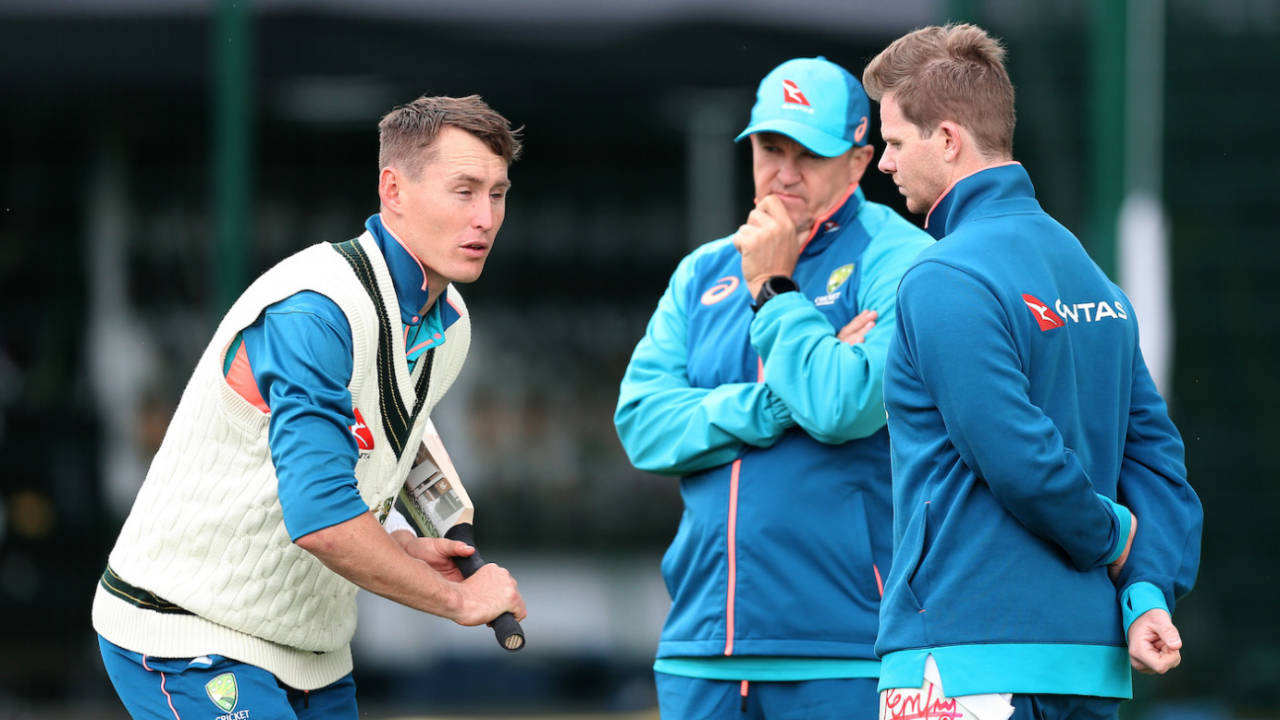 Marnus Labuschagne makes a point - left-handed at that - to Andy Flower and Steven Smith, England vs Australia, 4th men's Ashes Test, Manchester, July 16, 2023