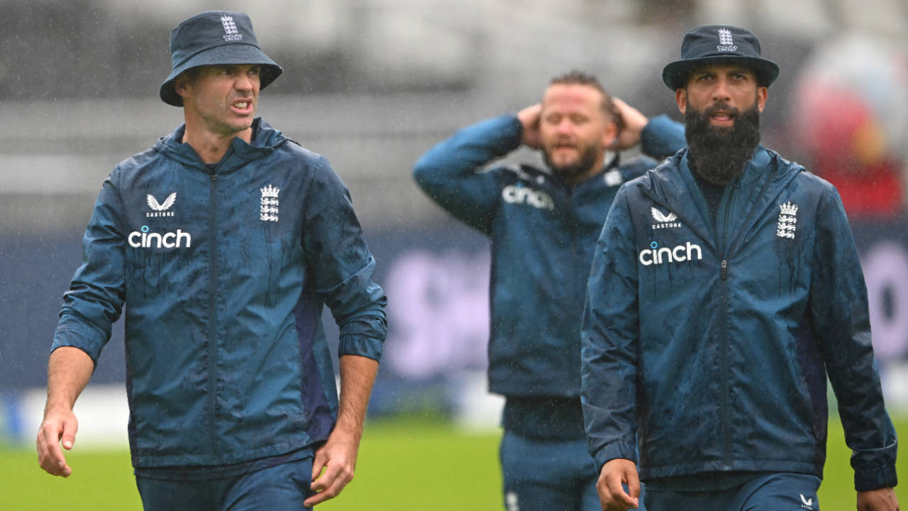 James Anderson, Moeen Ali and Ben Duckett arrive at a damp Old Trafford, England vs Australia, 4th Ashes Test, Old Trafford, 5th day, July 23, 2023