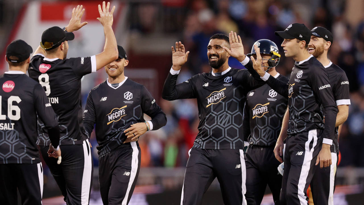 Usama Mir celebrates a wicket with team-mates, Manchester Originals vs Birmingham Phoenix, The Hundred Men's Competition, August 7, 2023
