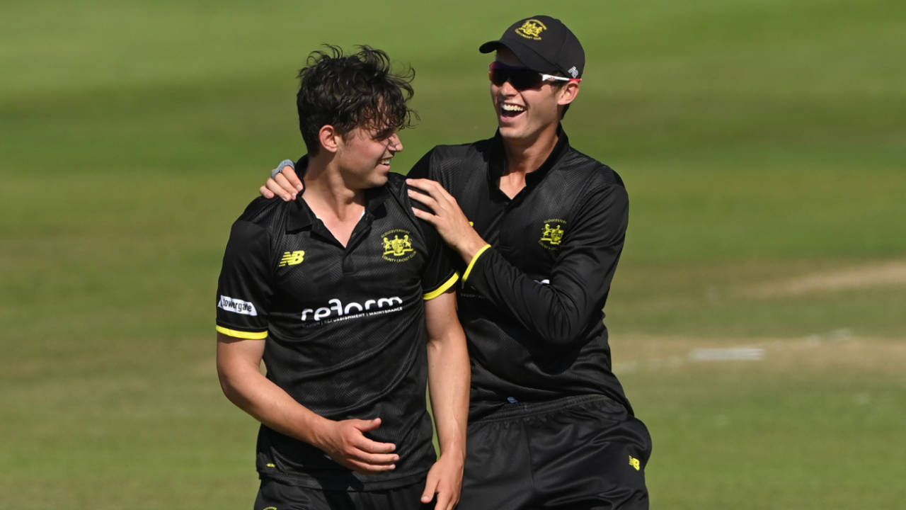 Brothers Oliver (right) and Tom Price in action for Gloucestershire&nbsp;&nbsp;&bull;&nbsp;&nbsp;Getty Images