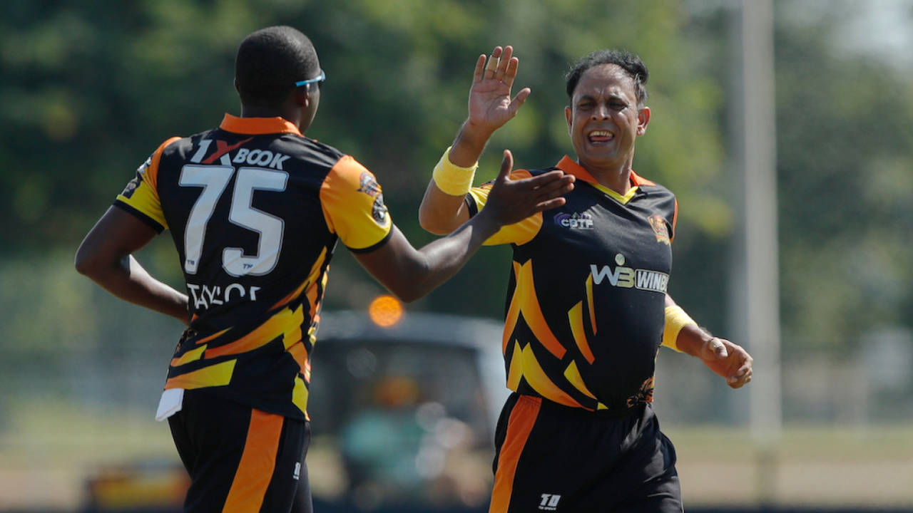 Abdur Rehman struck twice in the first over of the chase, New York Warriors vs Texas Chargers, US Masters T10, Lauderhill, August 24, 2023