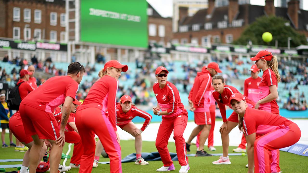 Alex Hartley gets involved in the Welsh Fire warm-ups, Northern Superchargers vs Welsh Fire, Women's Hundred eliminator, The Oval, August 26, 2023