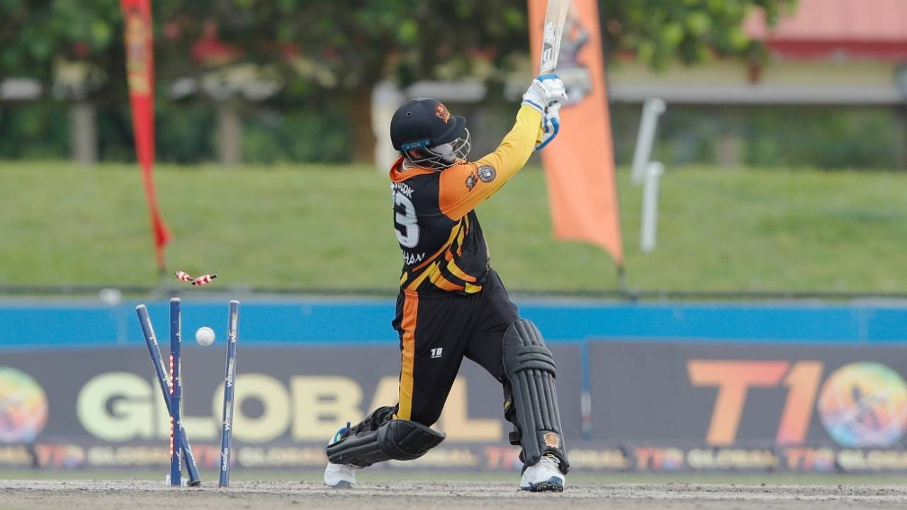 Tillakaratne Dilshan is bowled, California Knights vs New York Warriors, Qualifier 1, US Masters T10, Lauderhill, August 26, 2023