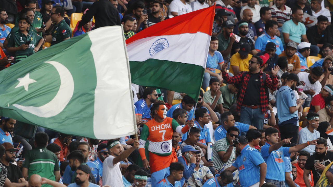 Let's do it together - Pakistani and Indian fans cheer for their teams, India vs Pakistan, Asia Cup, Pallekele, September 2, 2023