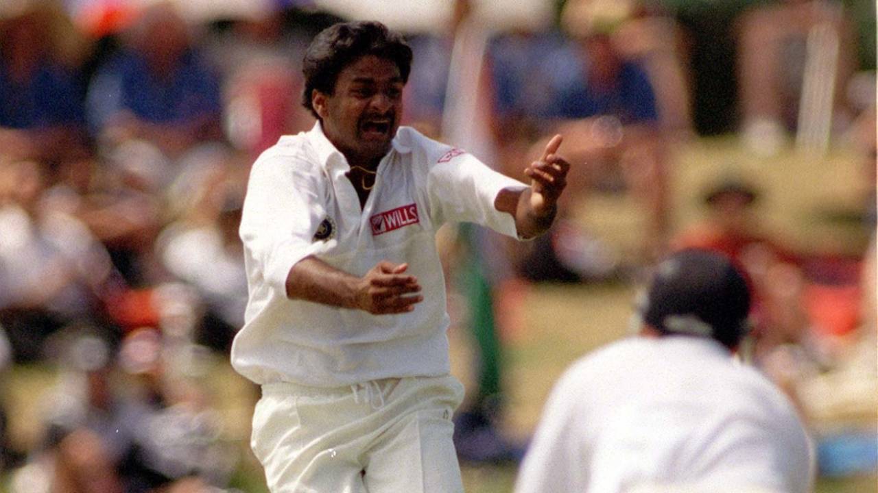 Javagal Srinath appeals unsuccesfully for the wicket of Matt Horne, first day, third Test, New Zealand vs India, Hamilton, January 02, 1999 