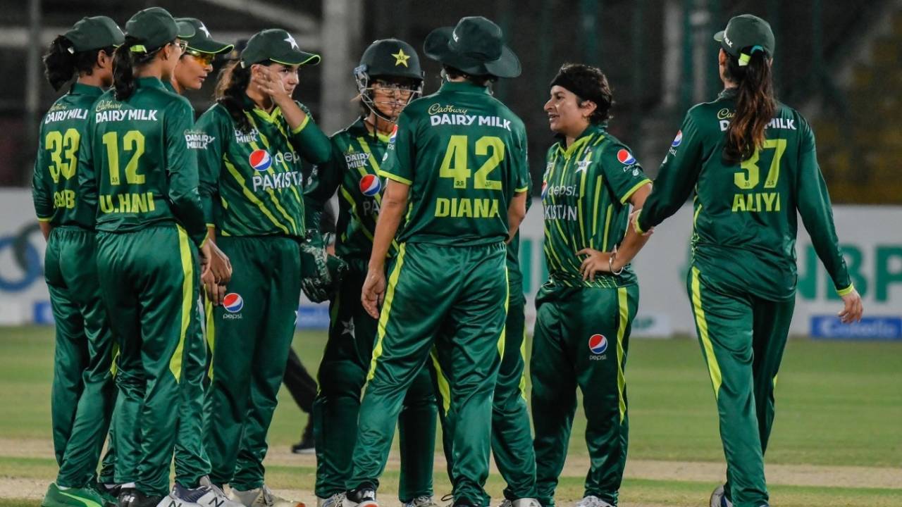 Pakistan players celebrate a wicket, Pakistan vs South Africa, 3rd women's T20I,  Karachi, September 04, 2023