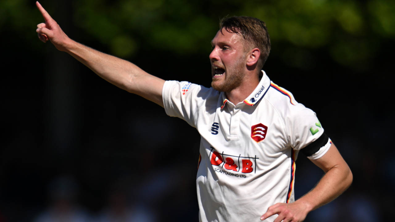 Jamie Porter broke through for Essex but was thwarted by Jaydn Denly's rearguard&nbsp;&nbsp;&bull;&nbsp;&nbsp;Getty Images