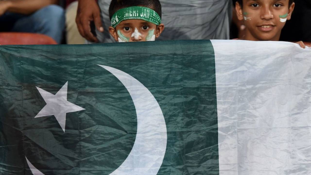A couple of young Pakistani fans show their support, Pakistan vs Bangladesh, Asia Cup, Super Fours, Lahore, September 6, 2023