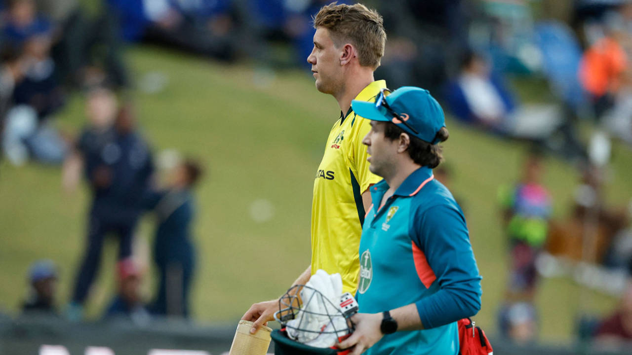 Cameron Green walks off with the physio, South Africa vs Australia, 1st ODI, Bloemfontein, September 7, 2023