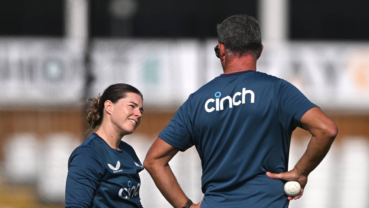 Tammy Beaumont speaks to Head Coach Jon Lewis, Chester-le-Street, September 8, 2023