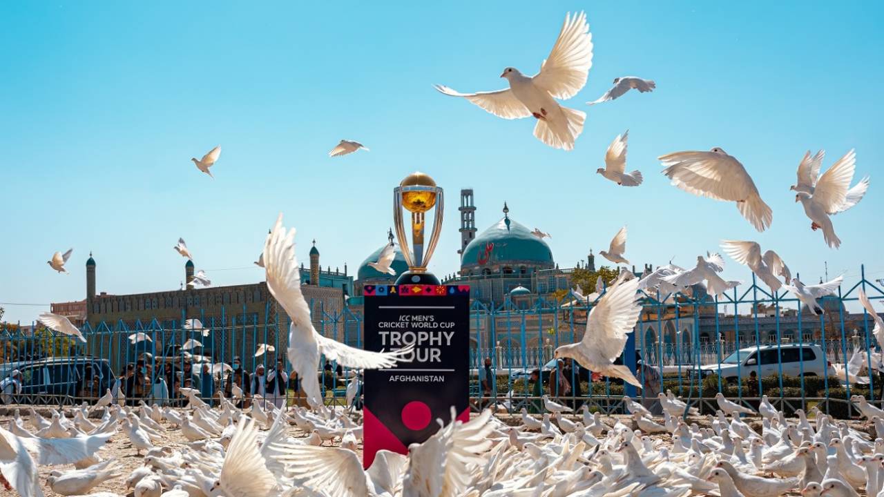 The World Cup trophy on display in front of the Blue Mosque in Afghanistan&nbsp;&nbsp;&bull;&nbsp;&nbsp;ICC