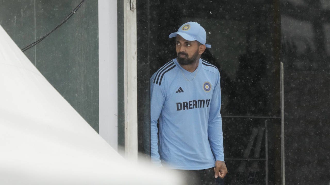 Rainwatchin' - KL Rahul sports a gloomy expression, Pakistan vs India, Asia Cup Super Four, Colombo, September 11, 2023