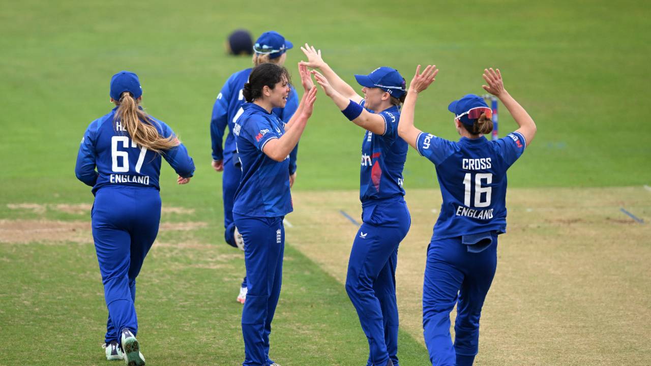 Alice Davidson-Richards continued England's strong showing with the ball, England vs Sri Lanka, 2nd women's T20I, Northampton, September 12, 2023