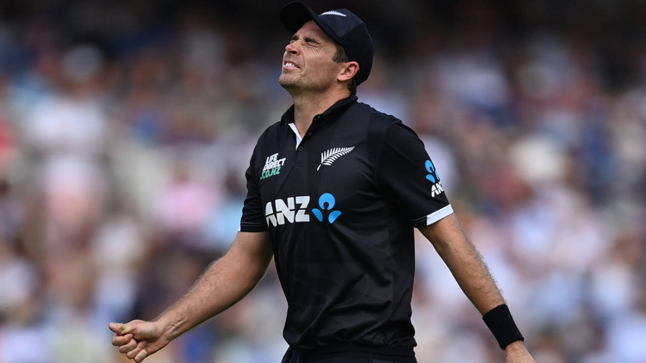 Tim Southee was in discomfort after hurting his thumb attempting a catch&nbsp;&nbsp;&bull;&nbsp;&nbsp;Getty Images