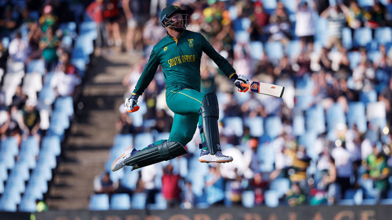 Heinrich Klaasen leaps in celebration of his hundred, South Africa vs Australia, 4th ODI, Centurion, September 15, 2023