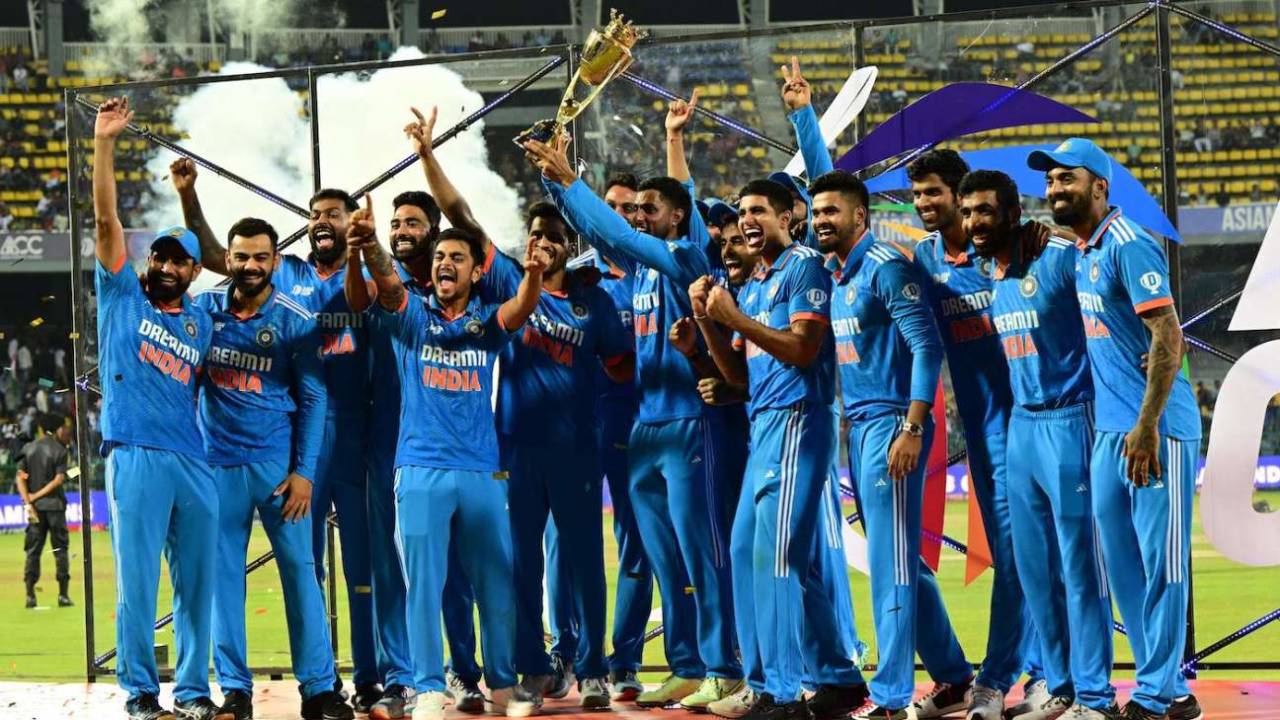 Job done, it's time to celebrate - India with their eighth Asia Cup trophy, India vs Sri Lanka, Asia Cup final, Colombo, September 17, 2023