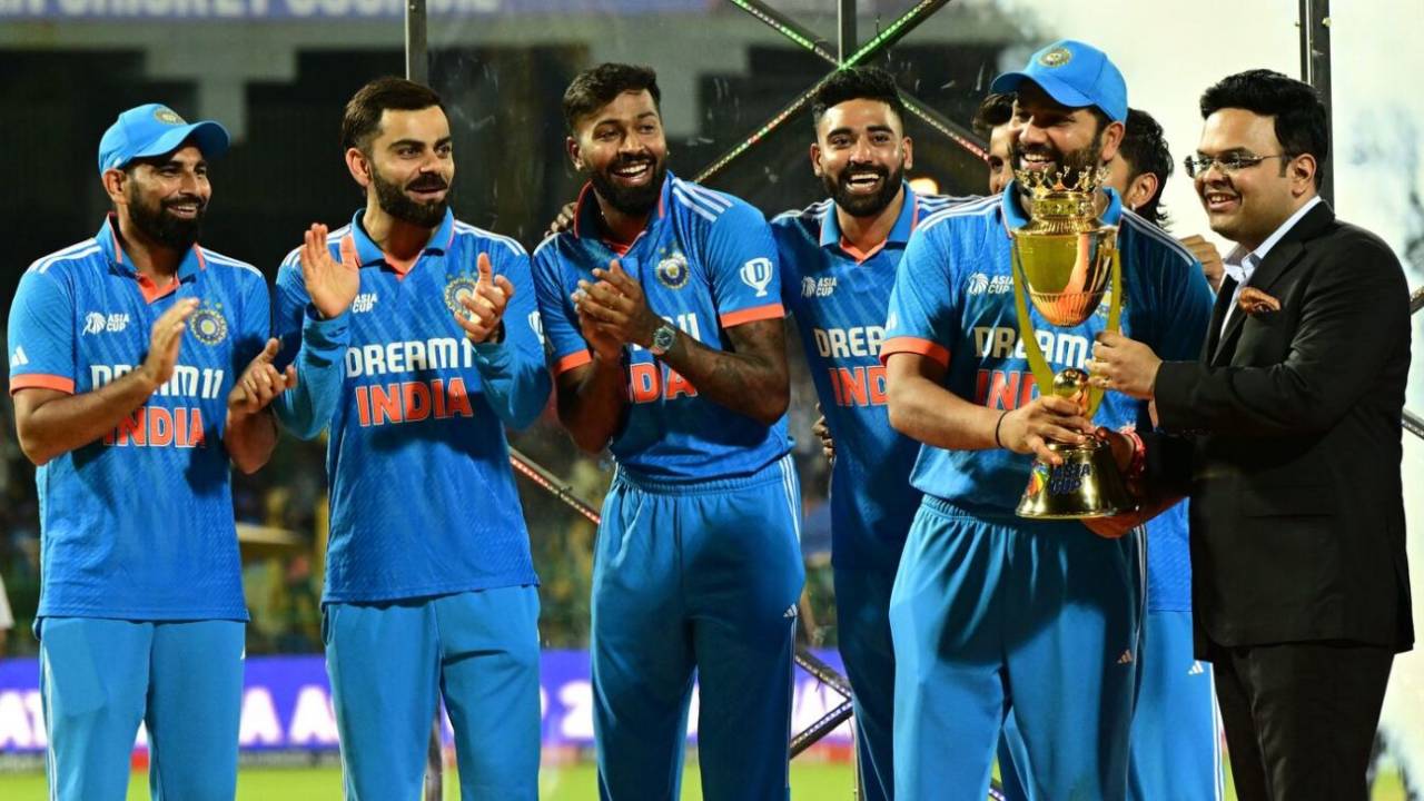 Jay Shah, of the ACC and BCCI, is all smiles handing over the Asia Cup trophy to India captain Rohit Sharma, India vs Sri Lanka, Asia Cup final, Colombo, September 17, 2023