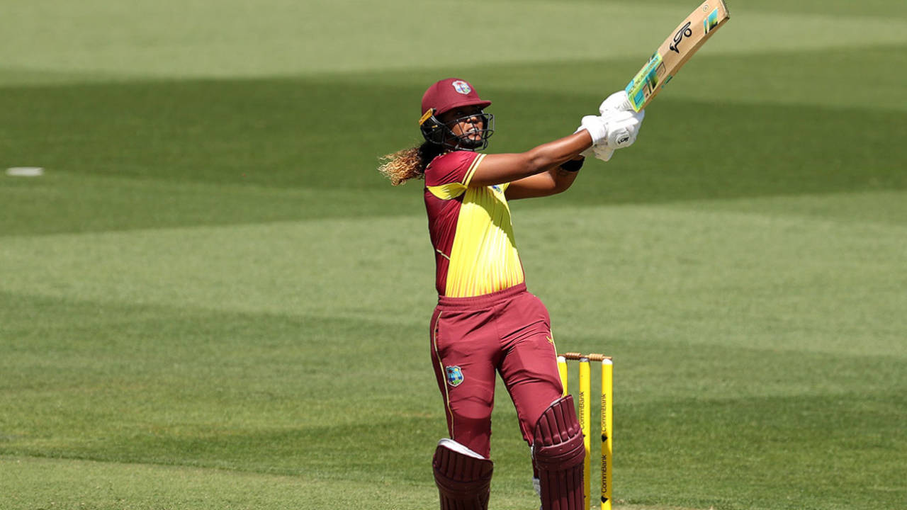 Hayley Matthews takes on the short ball, Australia vs West Indies, 1st T20I, North Sydney Oval, October 1, 2023