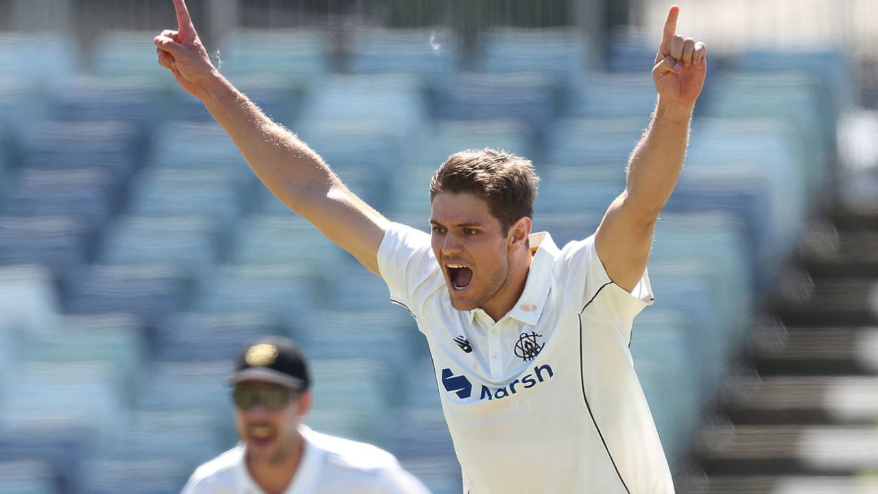Aaron Hardie picked up key wickets after a century opening stand by Victoria&nbsp;&nbsp;&bull;&nbsp;&nbsp;Getty Images