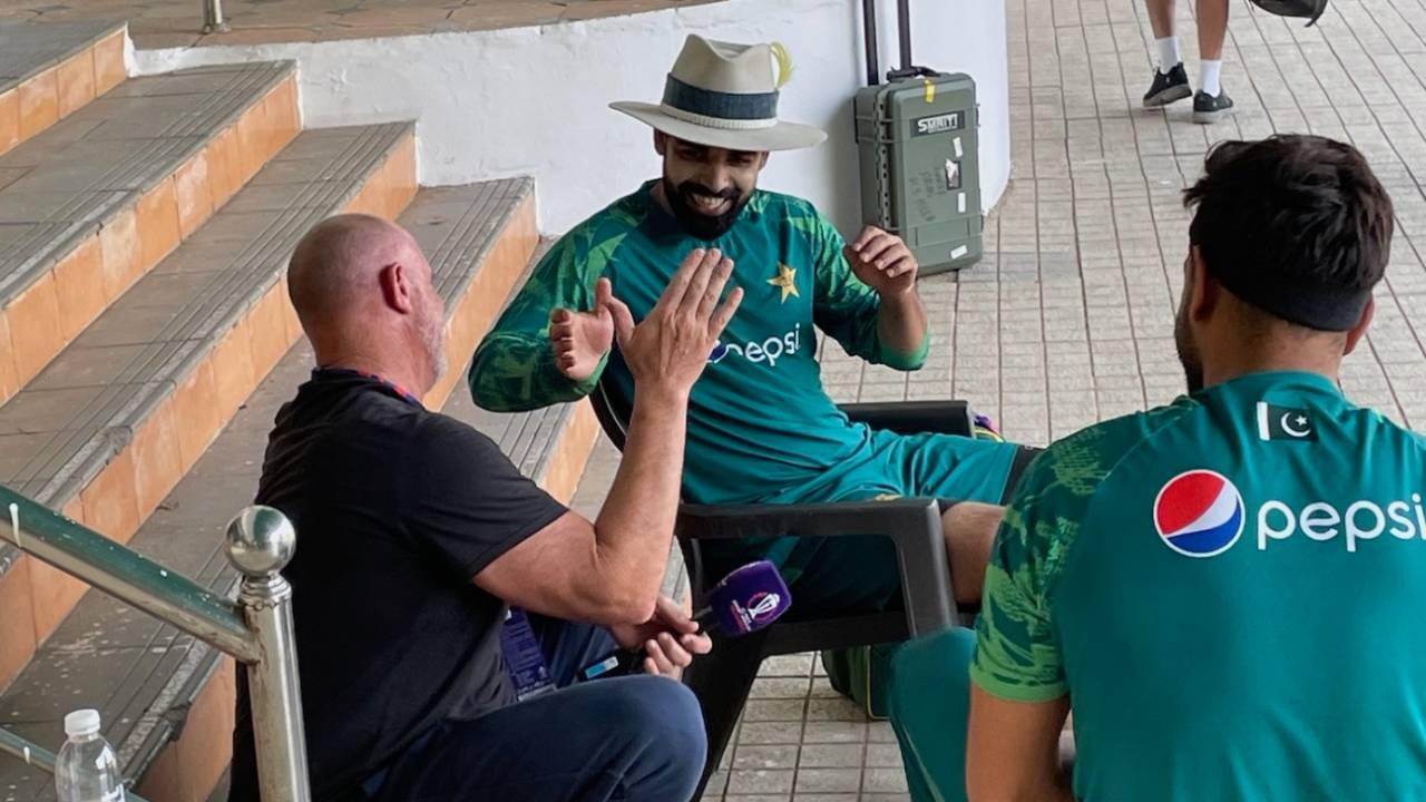 Shadab Khan and Haris Rauf meet Matthew Hayden at a training session in Hyderabad, October 9, 2023