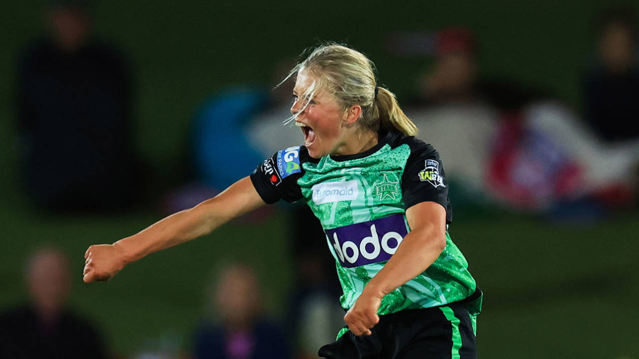 Milly Illingworth was fired up after her first wicket, Sydney Sixers vs Melbourne Stars, WBBL, North Sydney Oval, October 19, 2023