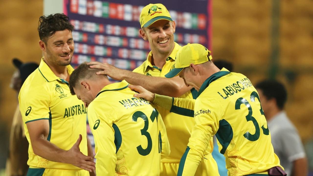 The Australia players get around David Warner, who scored 163, Australia vs Pakistan, Men's World Cup 2023, Bengaluru, October 20, 2023