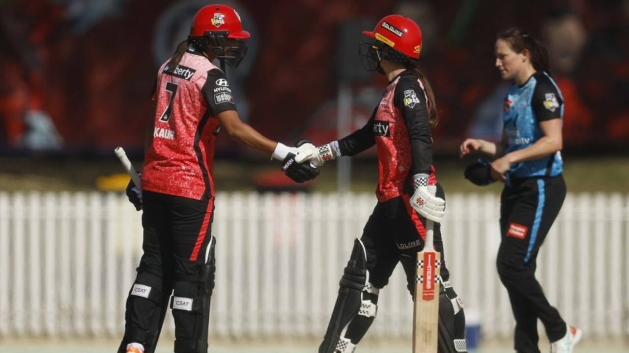 Harmanpreet Kaur and Courtney Webb shared an unbeaten 93-run stand, Melbourne Renegades vs Adelaide Strikers, WBBL, Junction Oval, October 23, 2023