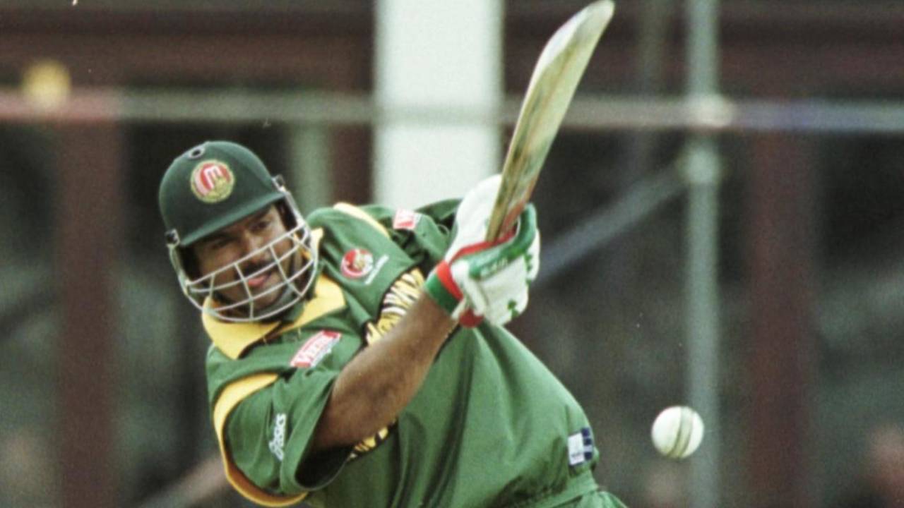 Akram Khan bashes the ball down the ground during his 42, Bangladesh vs Pakistan, World Cup, Northampton, May 31, 1999