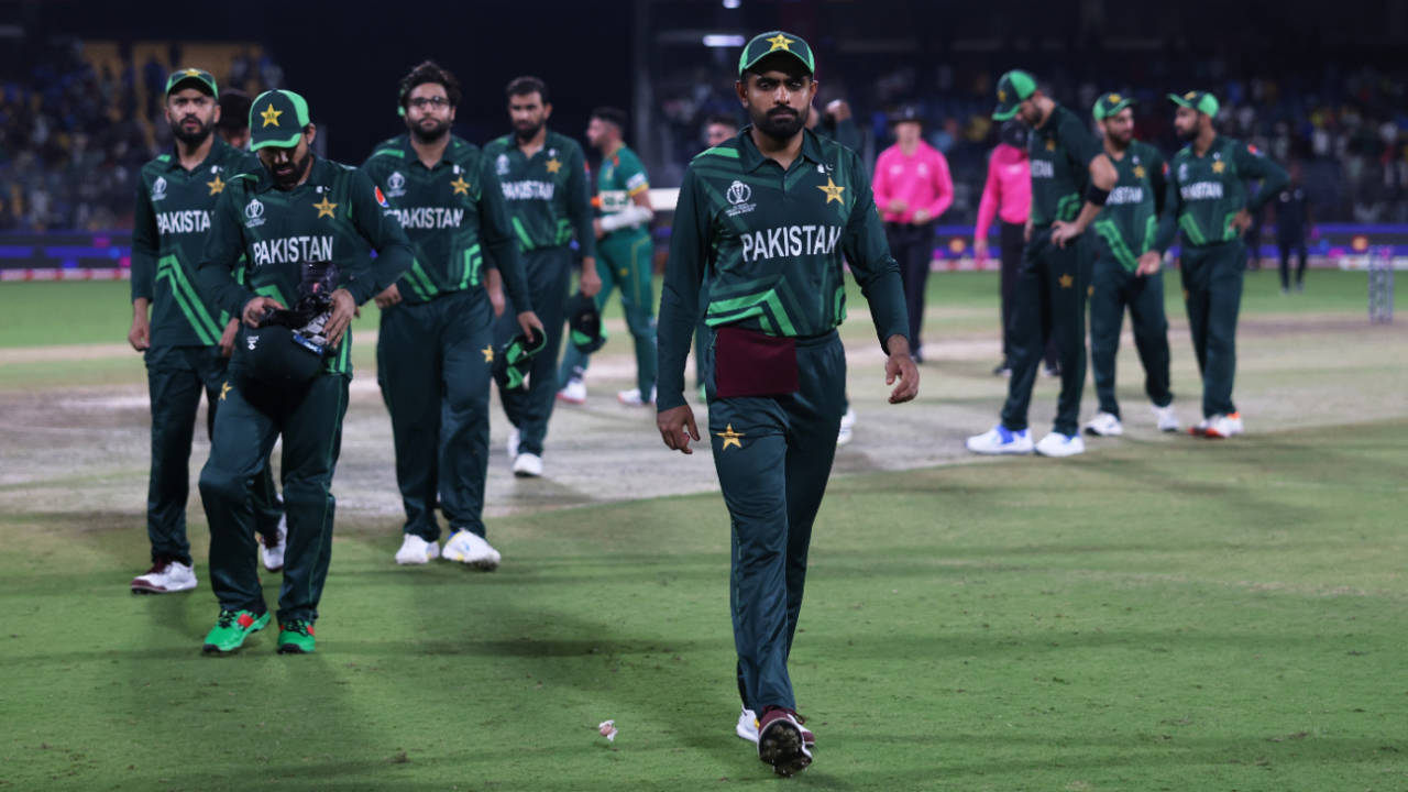 A sombre Pakistan unit walks off after the one-wicket loss to South Africa, Pakistan vs South Africa, World Cup, Chennai, October 27, 2023