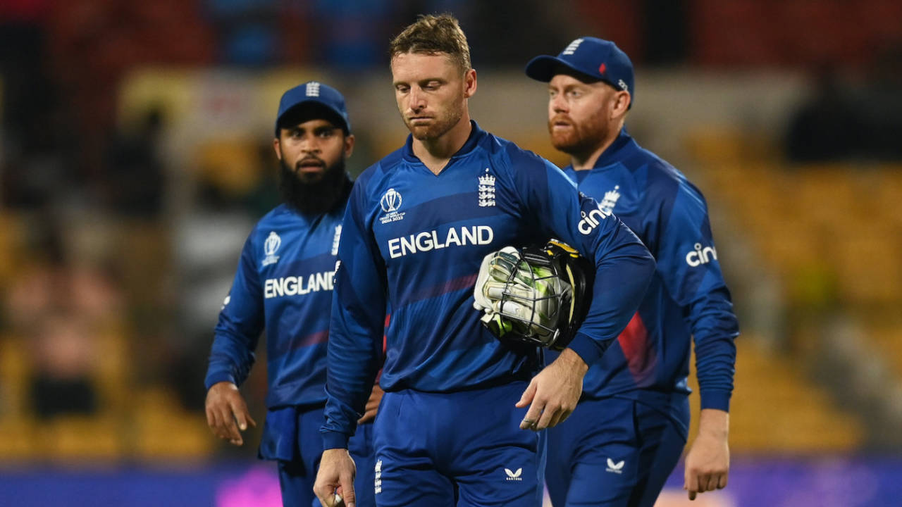 A gloomy Jos Buttler leaves the field, England vs Sri Lanka, Men's ODI World Cup 2023, Bengaluru, October 26, 2023