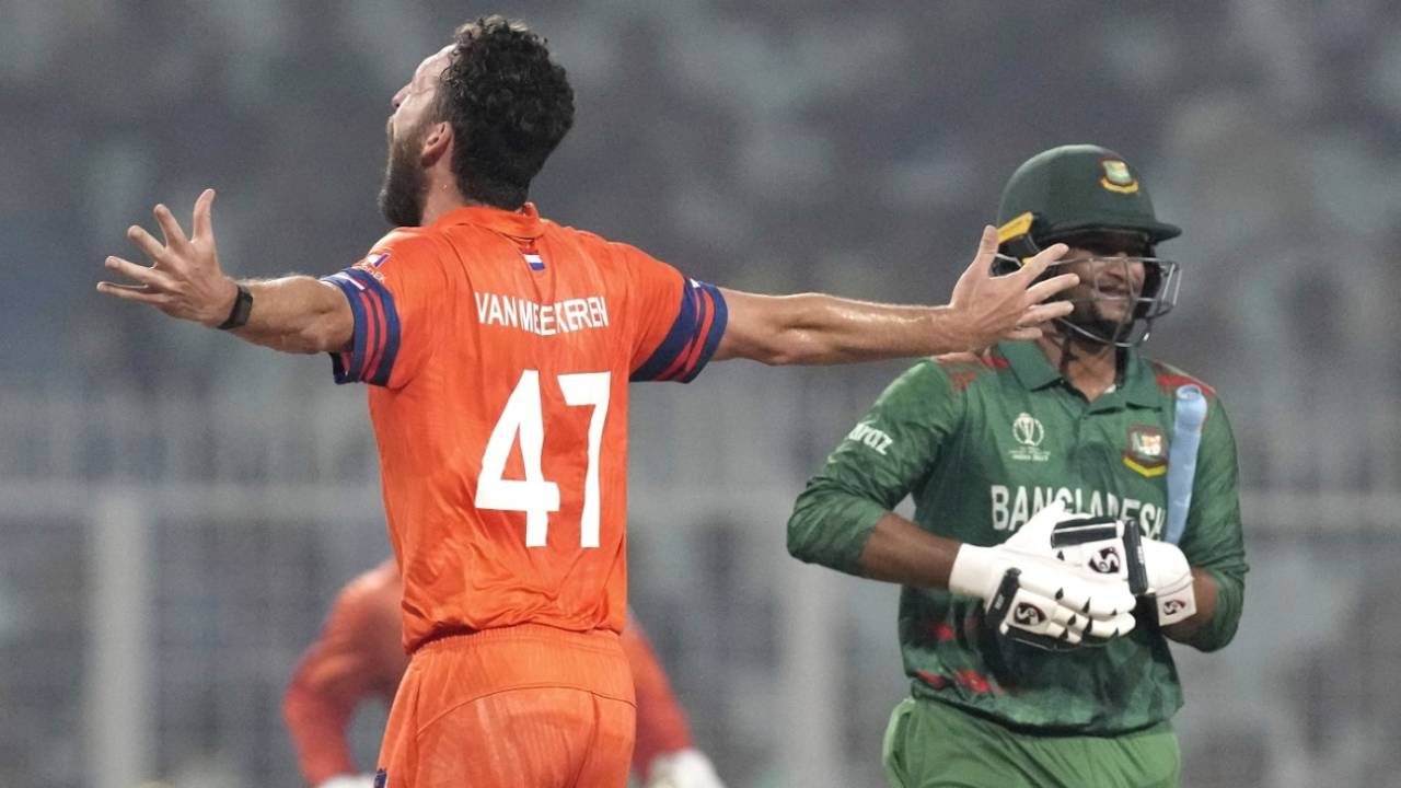 Paul van Meekeren got Shakib Al Hasan with a delivery that reared up from a length, Bangladesh vs Netherlands, Men's World Cup 2023, Kolkata, October 28, 2023