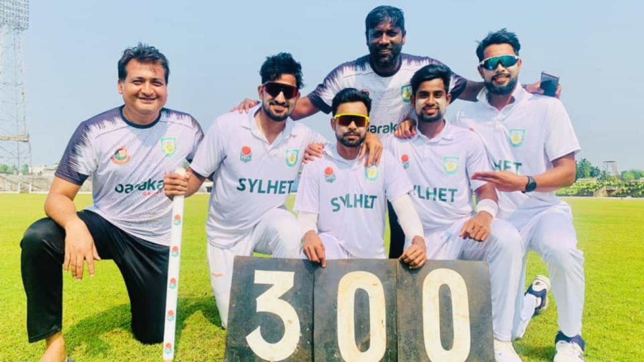 Abu Jayed celebrates his 300th first-class wicket with his team-mates, Khulna, October 29, 2023