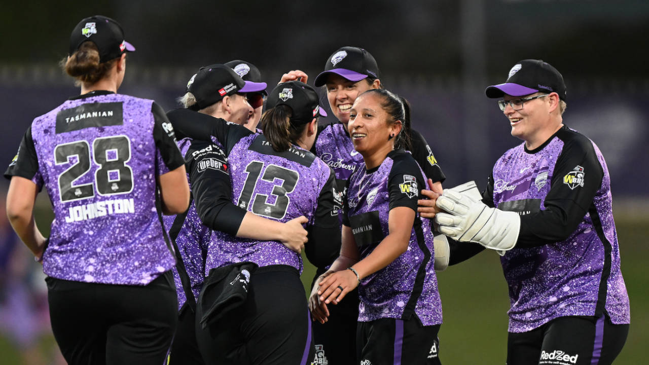 Shabnim Ismail picked up three top-order wickets to keep the Stars to a moderate total, Hobart Hurricanes vs Melbourne Stars, WBBL, Hobart, November 2, 2023