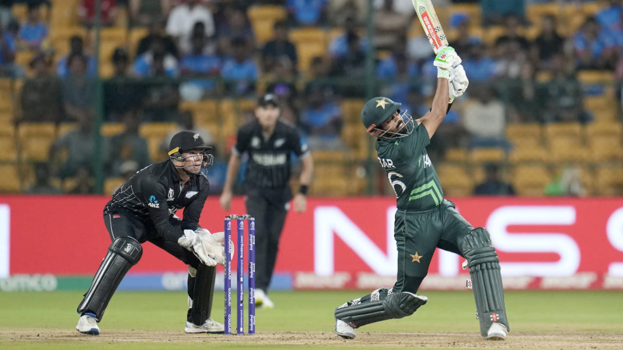 Babar Azam lumped Ish Sodhi after returning from the first rain break of the chase, New Zealand vs Pakistan, ODI World Cup, Bengaluru, November 4, 2023
