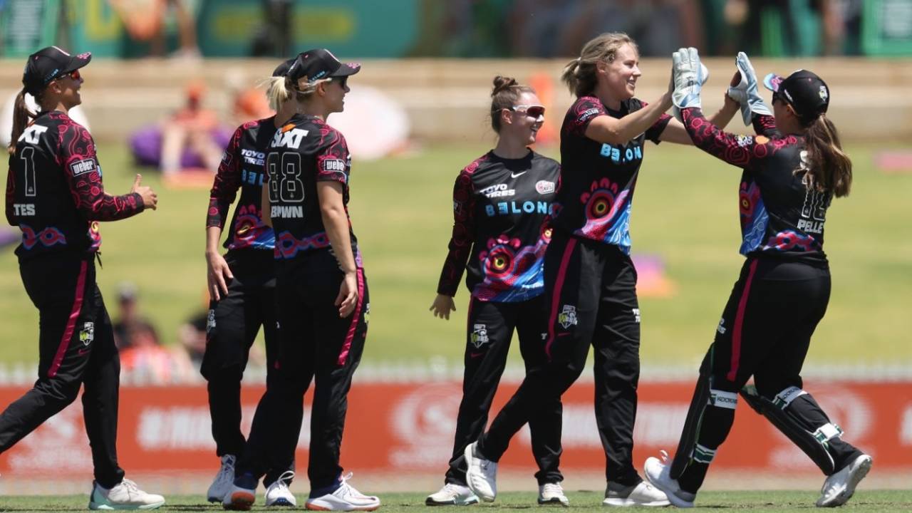 Ellyse Perry took career-best WBBL figures of 5 for 22, Sydney Sixers vs Melbourne Renegades, WBBL, WACA, November 5, 2023